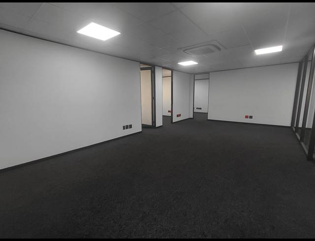 333M² OFFICE TO LET IN BRYANSTON